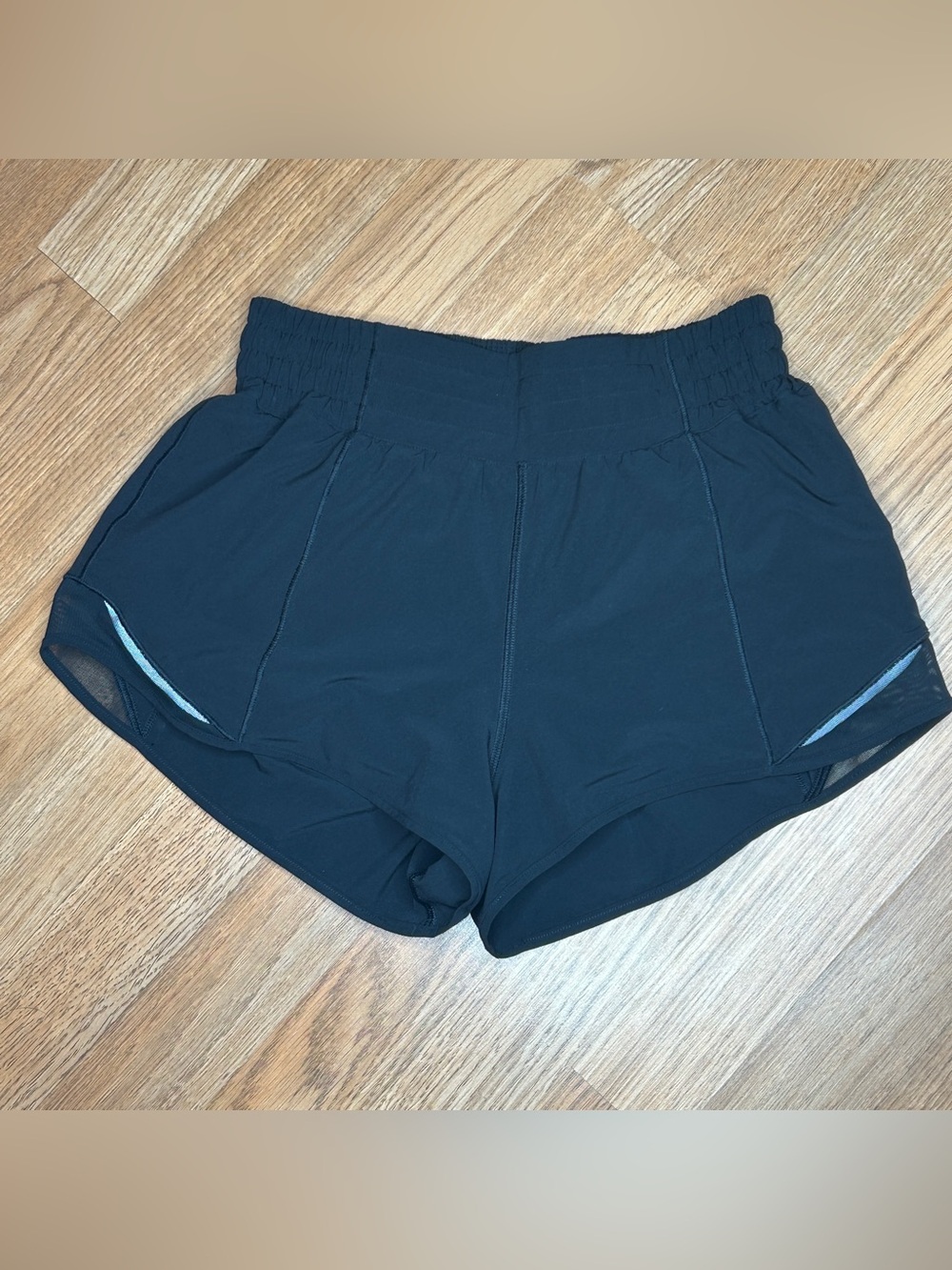 Lululemon Hotty Hot High rise short. 2.5”